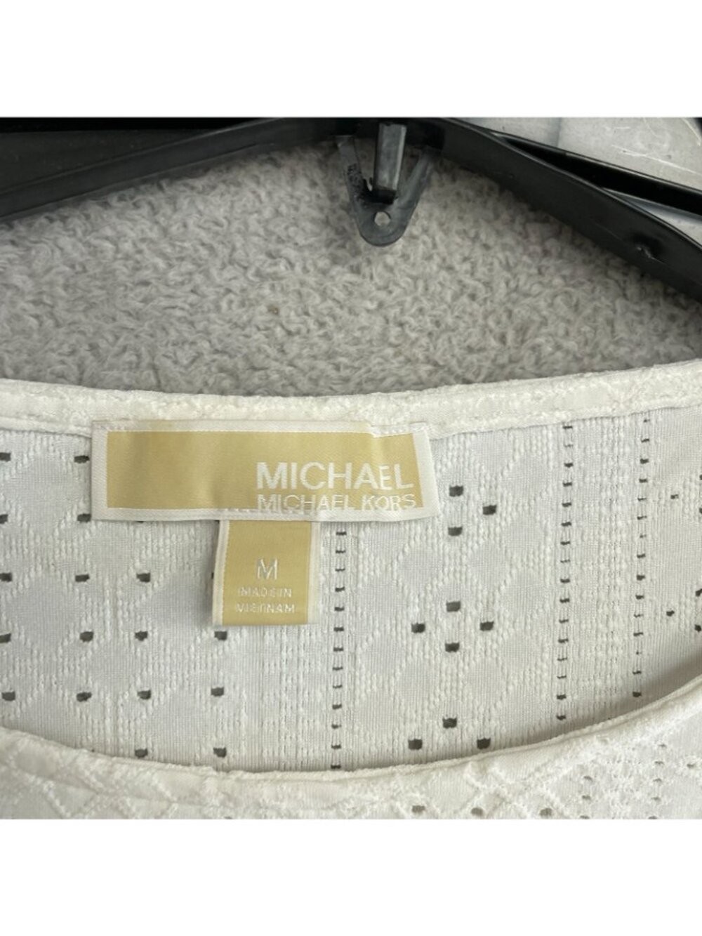 Michael  Kors Women's M White Eyelet Short Sleeve Smocked Hem Top P0432 - Picture 3 of 8